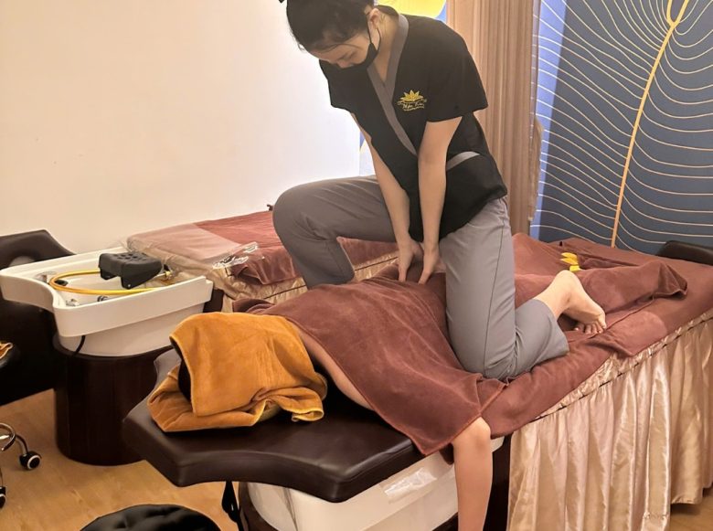 8 40 - Cách Massage Đau Thắt Lưng Tại Nhà Giúp Giảm Đau Hiệu Quả Sau 10 Phút