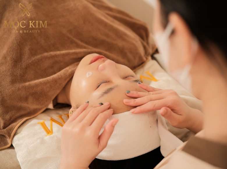 Massage Căng Bóng Da Mặt