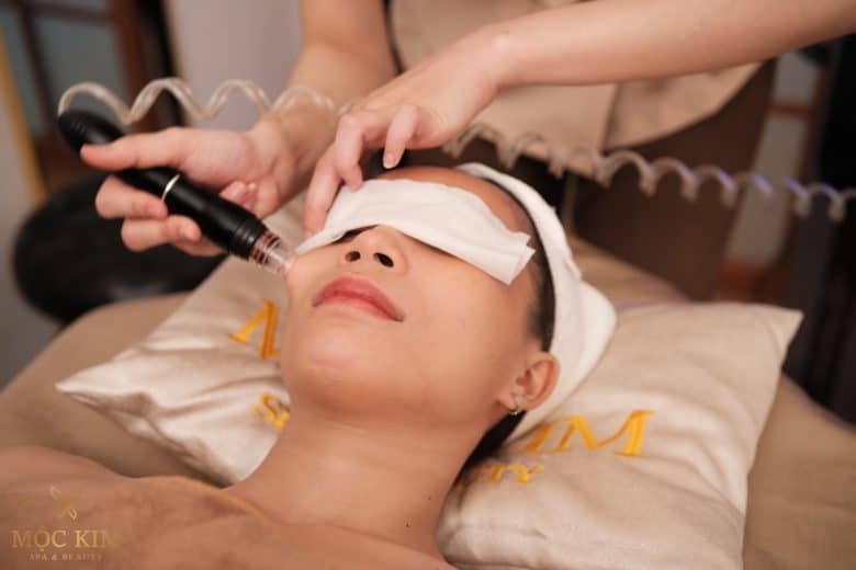 Blackhead removal at nearby spa in Ho Chi Minh City