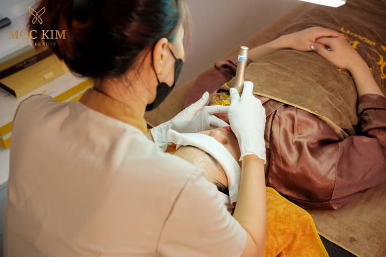 胡志明市附近的 MicroPeel 面部护理